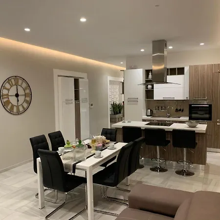 Artist Terrace Mellieha