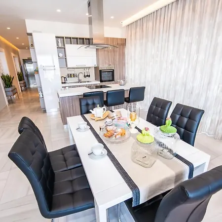 Apartment Artist Terrace