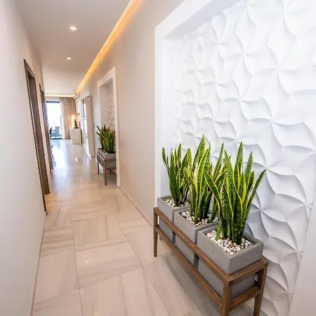 Artist Terrace Apartment *