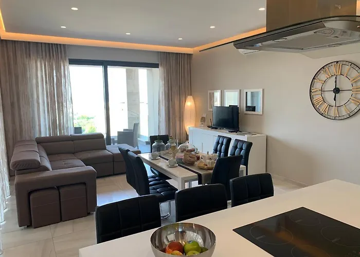 Apartment Artist Terrace