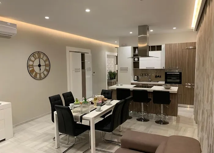 Artist Terrace מליאהה