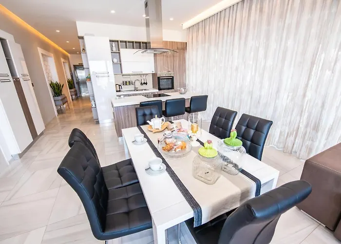 Apartment Artist Terrace